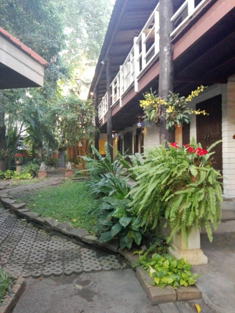 Smile House Guesthouse Chiang Mai Exterior photo